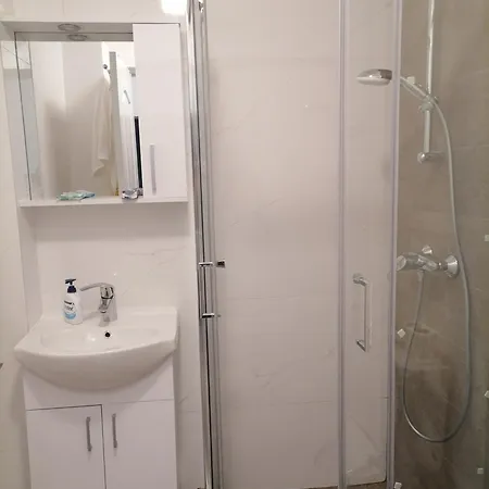Apartment Luxury 4-rooms, 2-bathrooms, Obor Area *