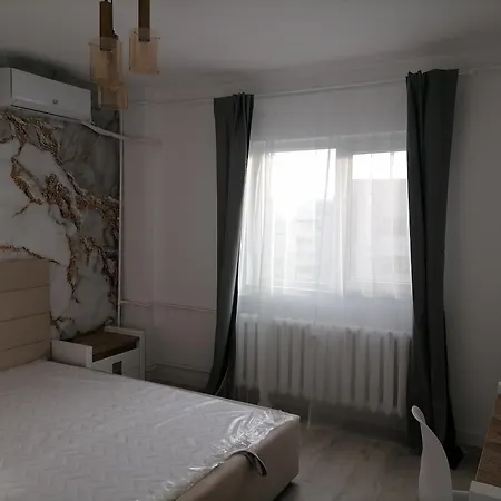 Luxury 4-rooms, 2-bathrooms, Obor Area *
