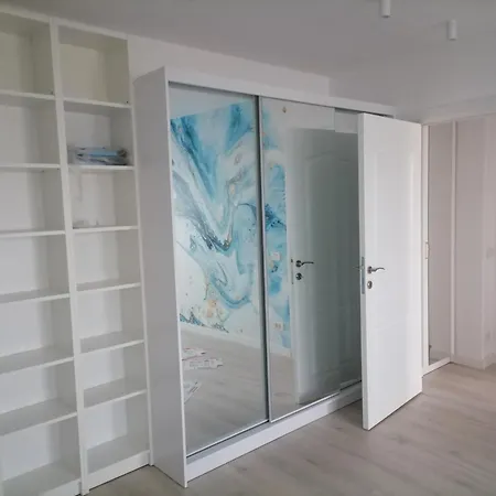 Luxury 4-rooms, 2-bathrooms, Obor Area *