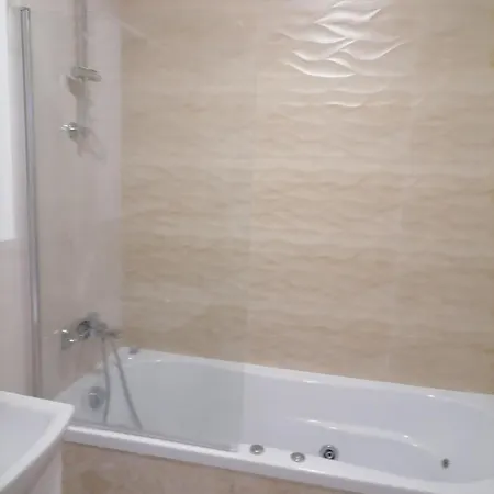דירה Luxury 4-rooms, 2-bathrooms, Obor Area